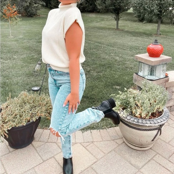 Ivory / black Mock-neck knit Sweater shoulder pad Vest - Picture 8 of 13